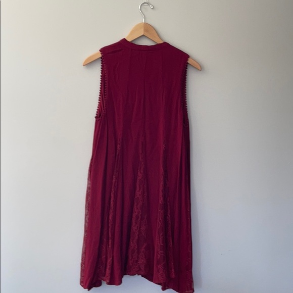 Red lines dress - Picture 2 of 3